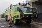 Oshkosh Striker 3000 ARFF 2002 года